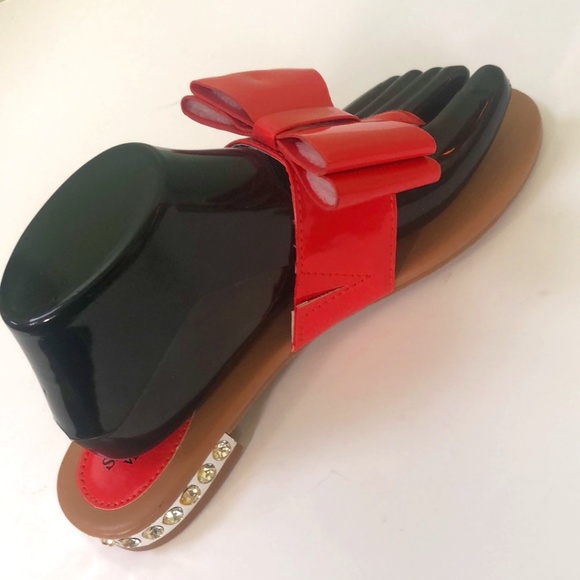 Simply Vera Wang Thong Sandals